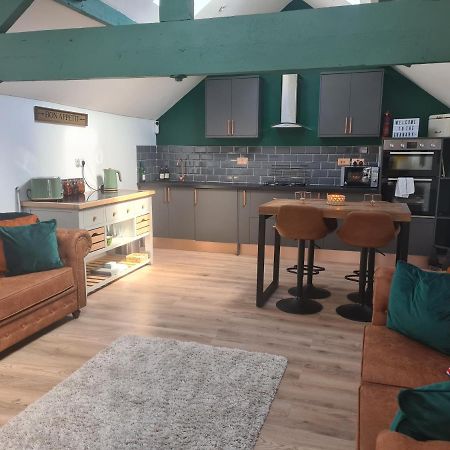The Granary Villa Buckley Bagian luar foto