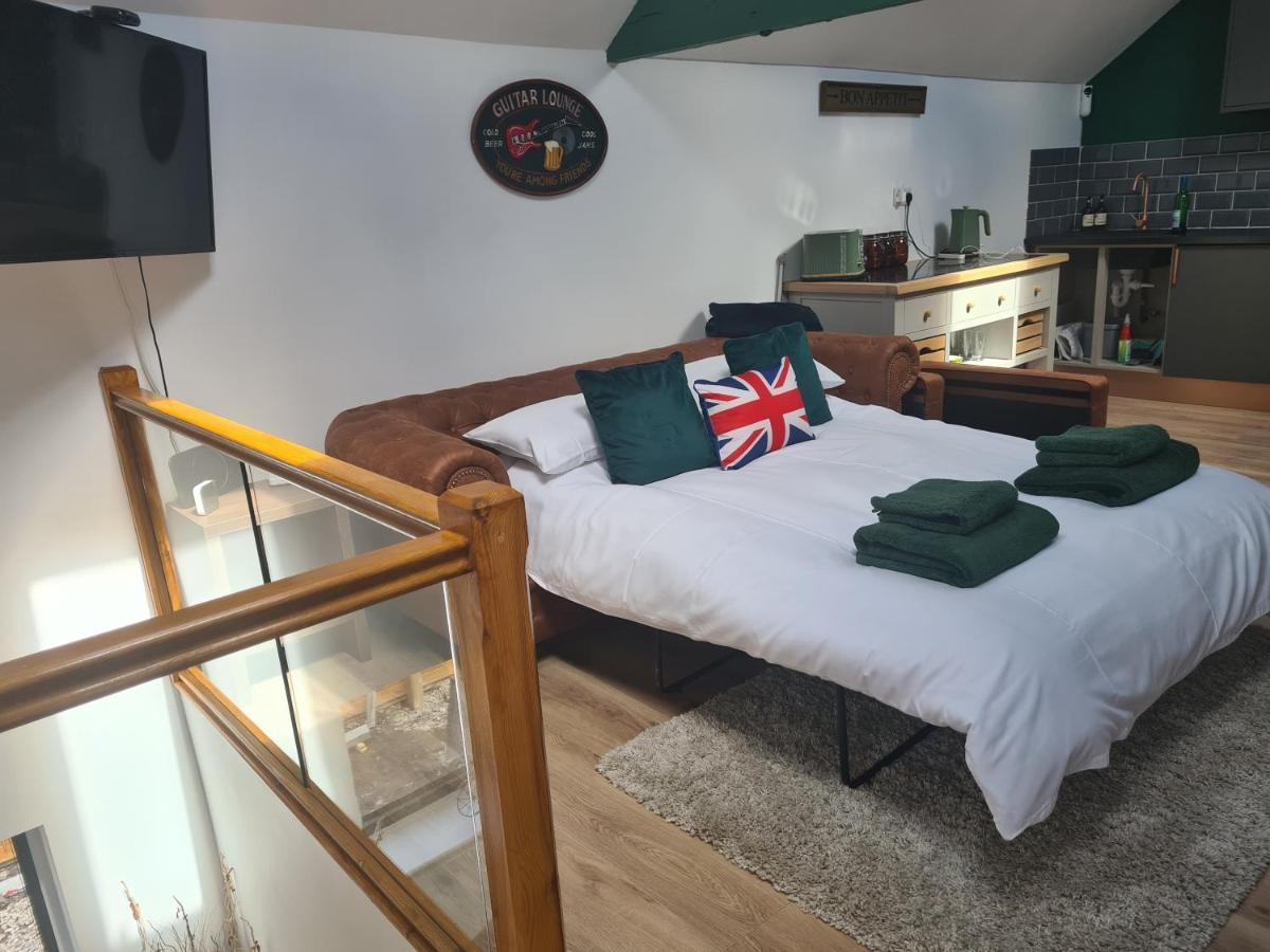 The Granary Villa Buckley Bagian luar foto
